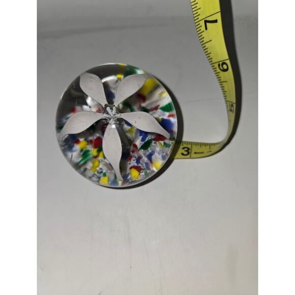 Beautiful Five Petal White Lily Studio Art‎ Paper Weight with Multi Colored Base - Picture 5 of 5